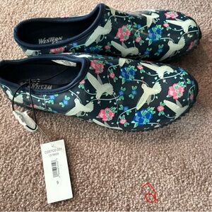 Western Chief Navy Hummingbird Floral Clogs
